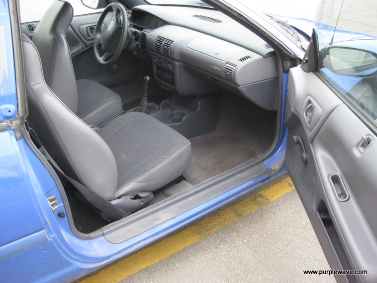 image for item 1200 1996 Dodge Neon