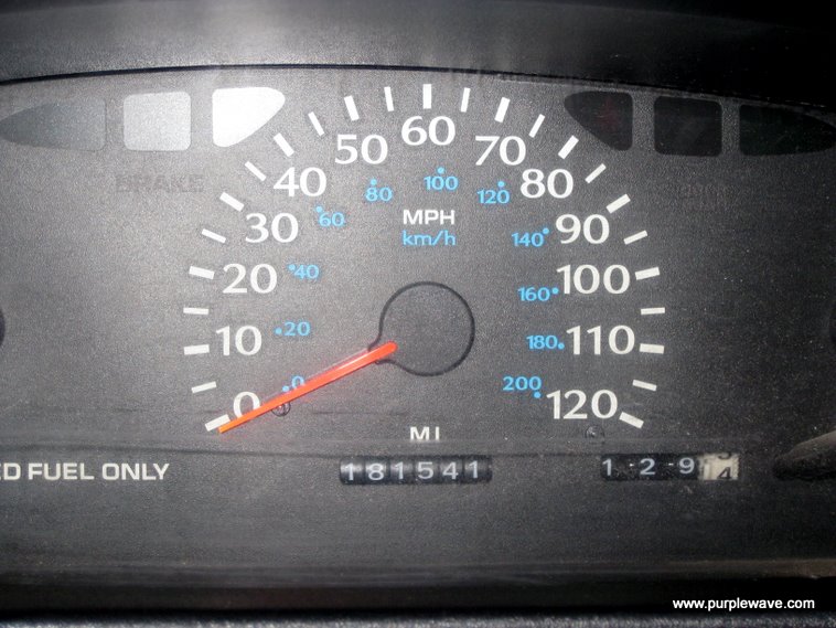 image for item 1200 1996 Dodge Neon