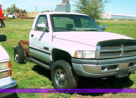 image for item 1303 1996 Dodge Ram 2500 SLT pickup