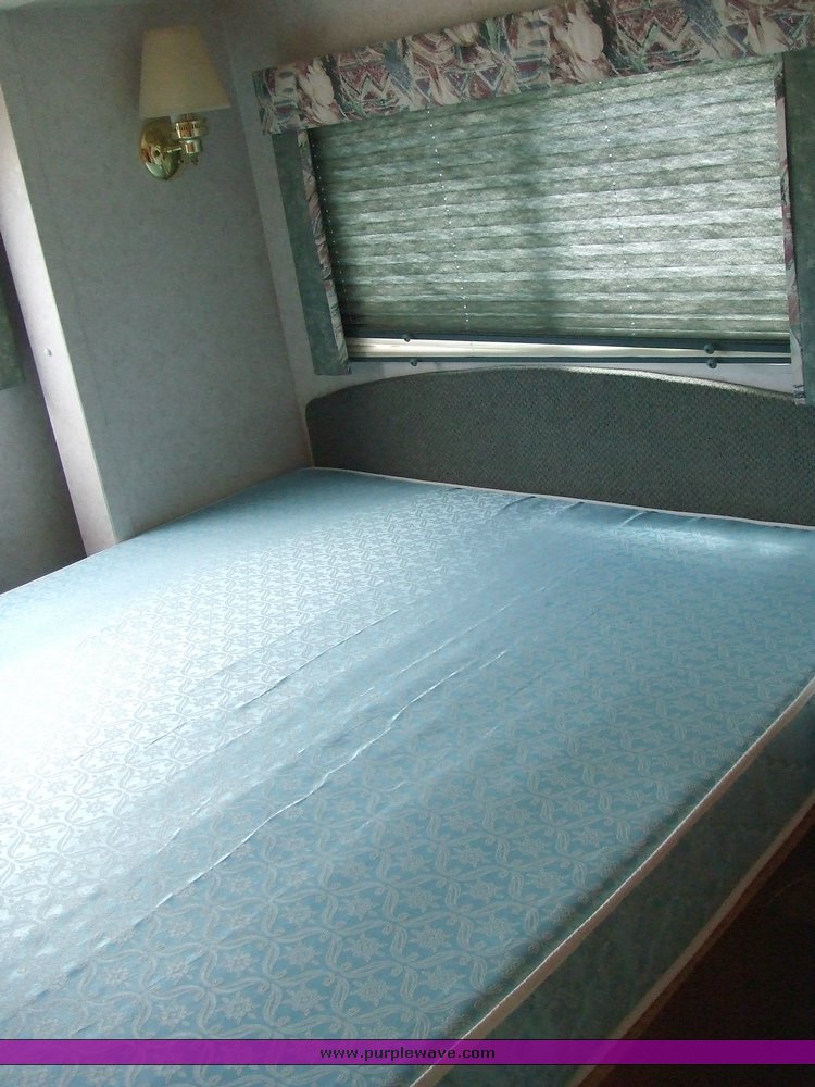 image for item 2035 1998 Ford E Super Duty RV