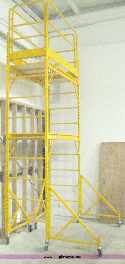 image for item 2095 Scaffold giant 12' rolling scaffolding