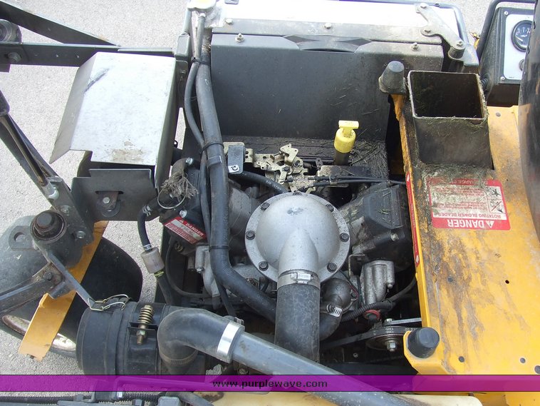 image for item 2131 2006 Walker MTLGHS riding mower