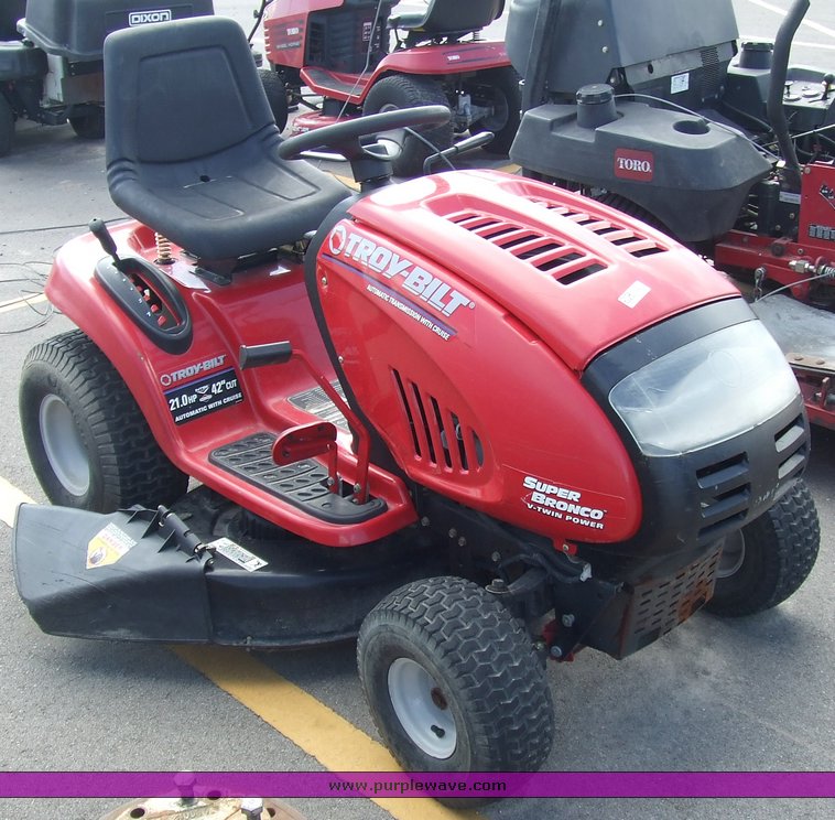 TroyBilt riding mower in Manhattan, KS Item 2134 sold Purple Wave