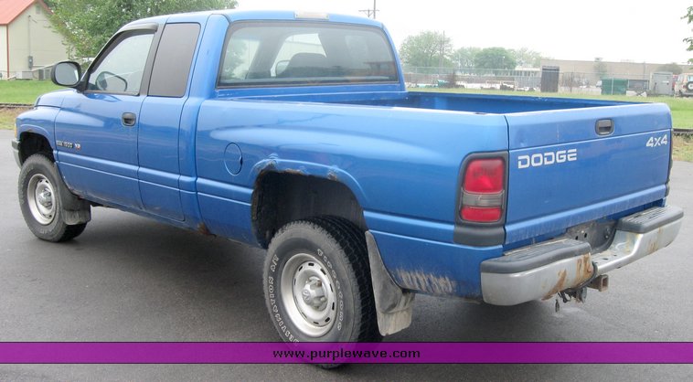 image for item 2497 1999 Dodge Ram 1500 Quad pickup