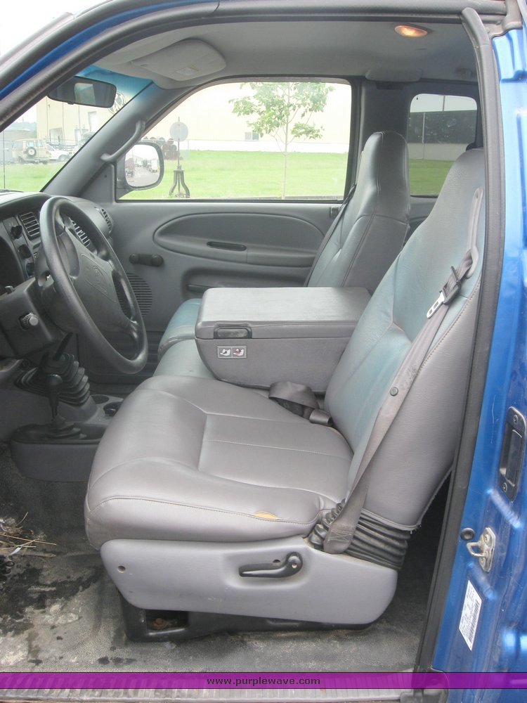 image for item 2497 1999 Dodge Ram 1500 Quad pickup