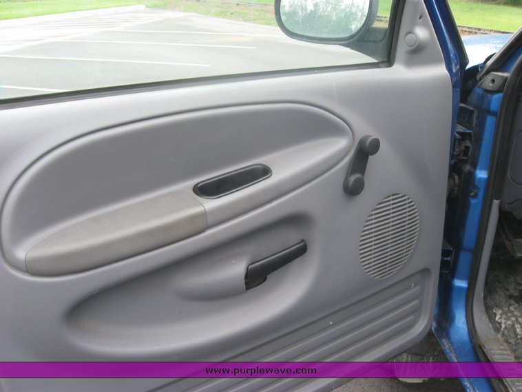 image for item 2497 1999 Dodge Ram 1500 Quad pickup