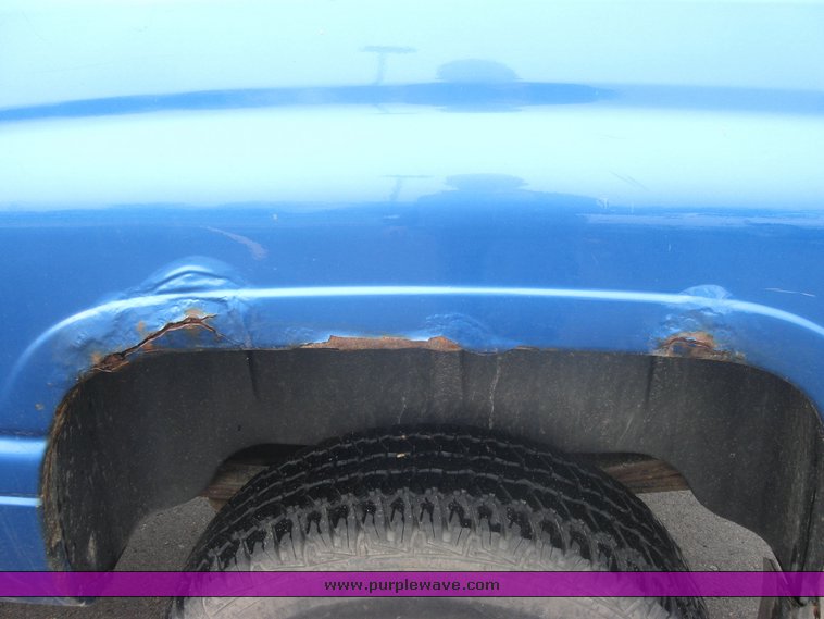 image for item 2497 1999 Dodge Ram 1500 Quad pickup