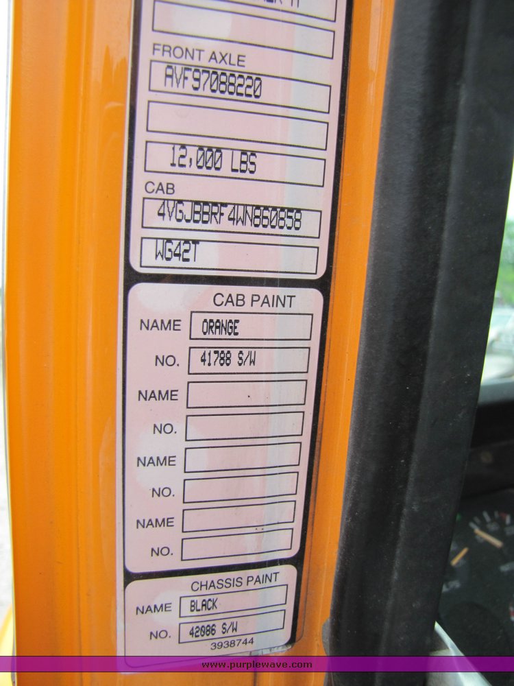 image for item 3294 1998 Volvo Conventional WG semi truck