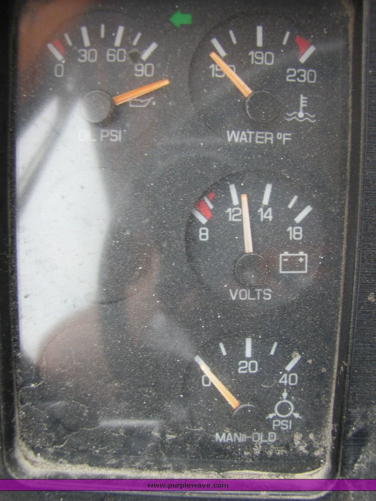 image for item 3294 1998 Volvo Conventional WG semi truck