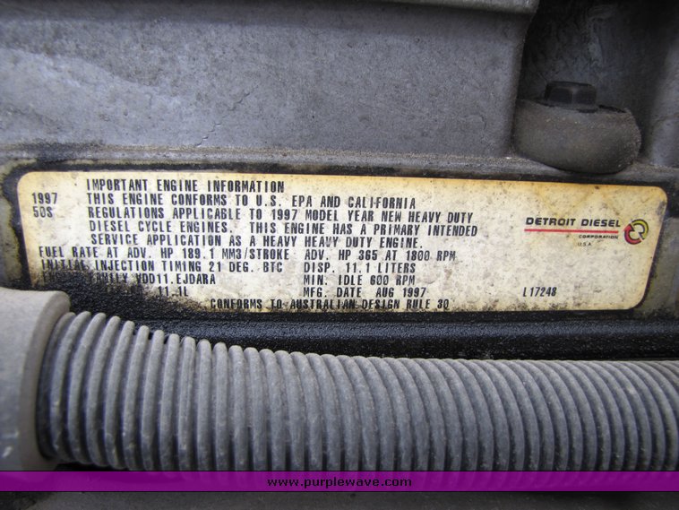 image for item 3294 1998 Volvo Conventional WG semi truck