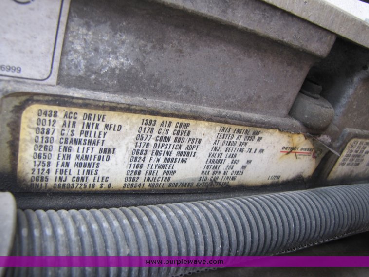 image for item 3294 1998 Volvo Conventional WG semi truck