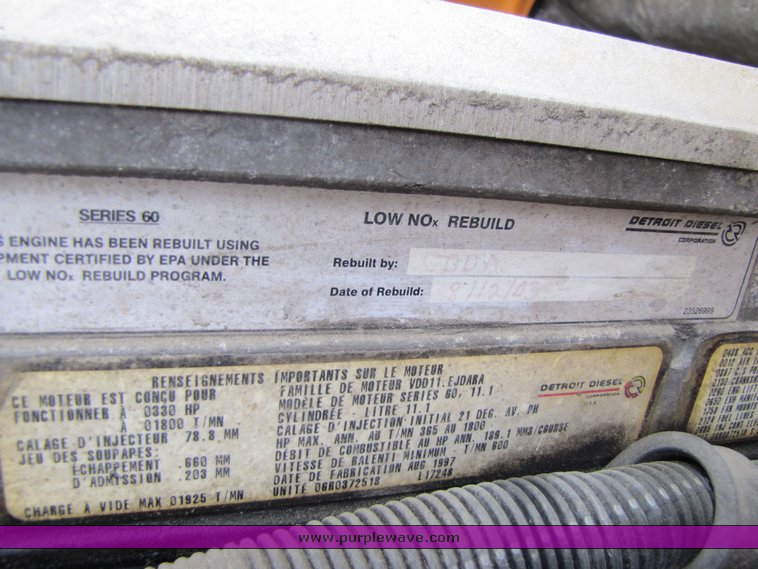 image for item 3294 1998 Volvo Conventional WG semi truck