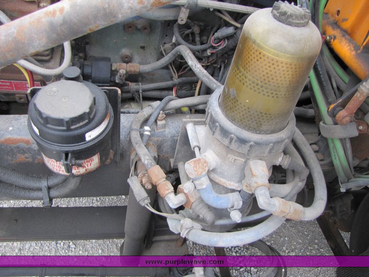 image for item 3294 1998 Volvo Conventional WG semi truck