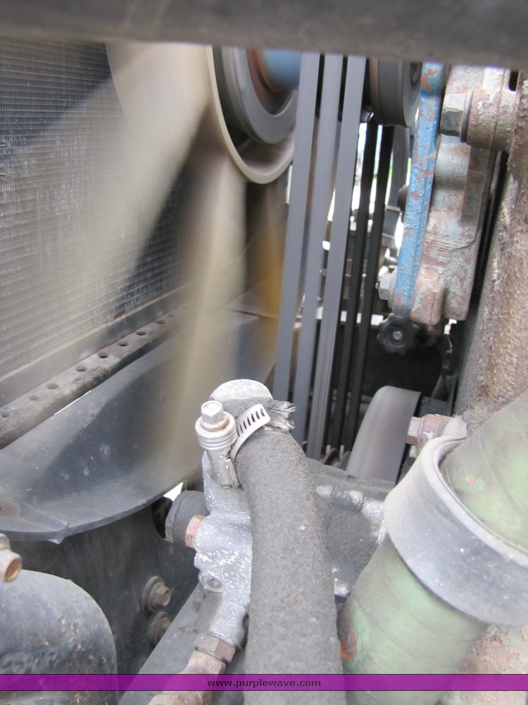 image for item 3294 1998 Volvo Conventional WG semi truck