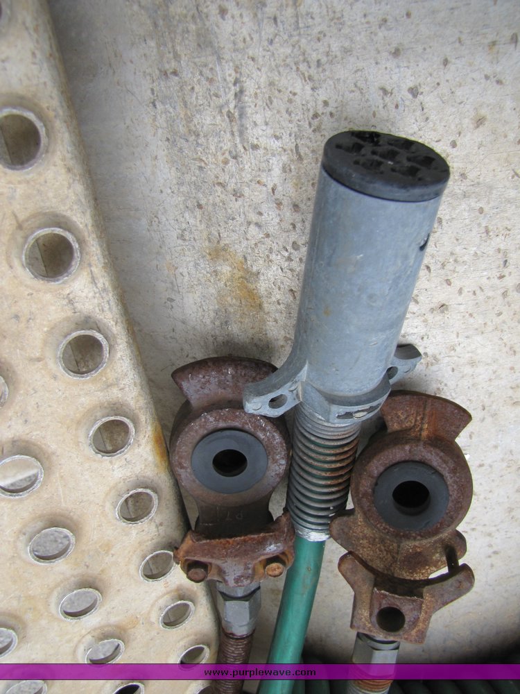 image for item 3294 1998 Volvo Conventional WG semi truck