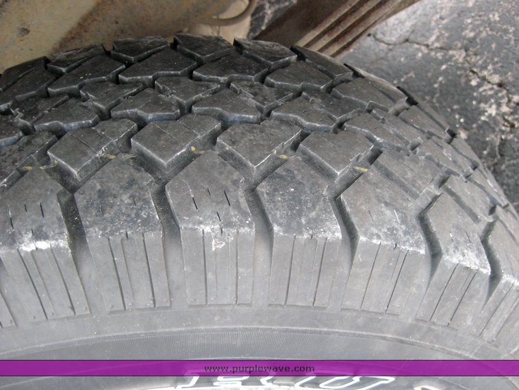 image for item 5259 1996 Ford Bronco XLT