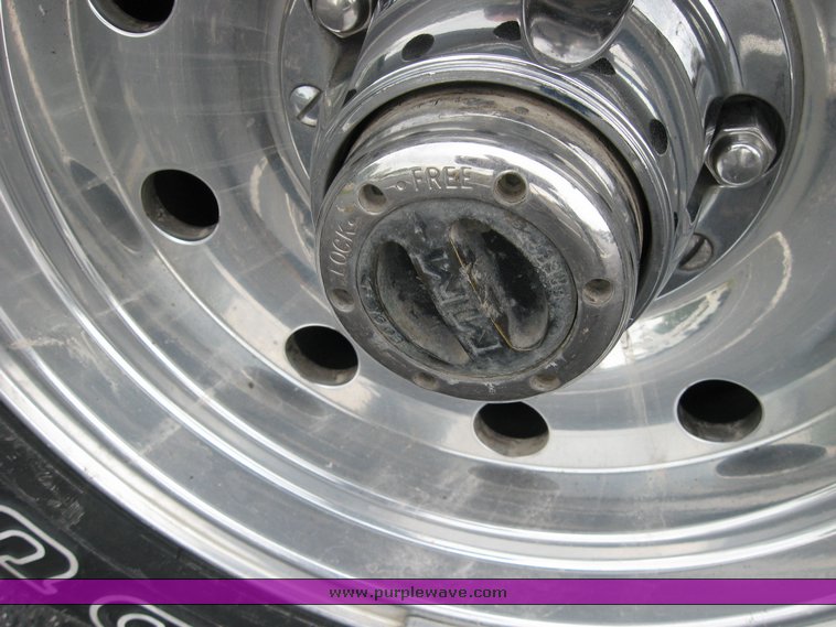 image for item 5259 1996 Ford Bronco XLT