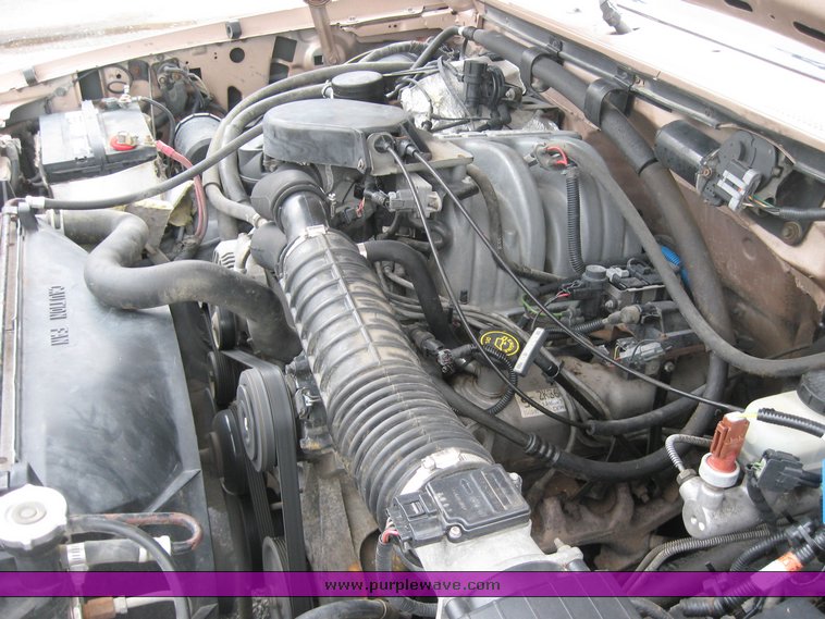 image for item 5259 1996 Ford Bronco XLT