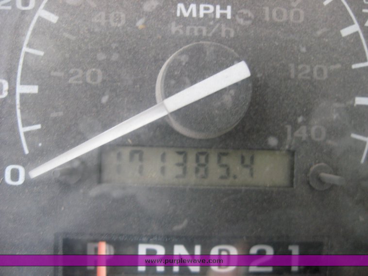 image for item 5259 1996 Ford Bronco XLT