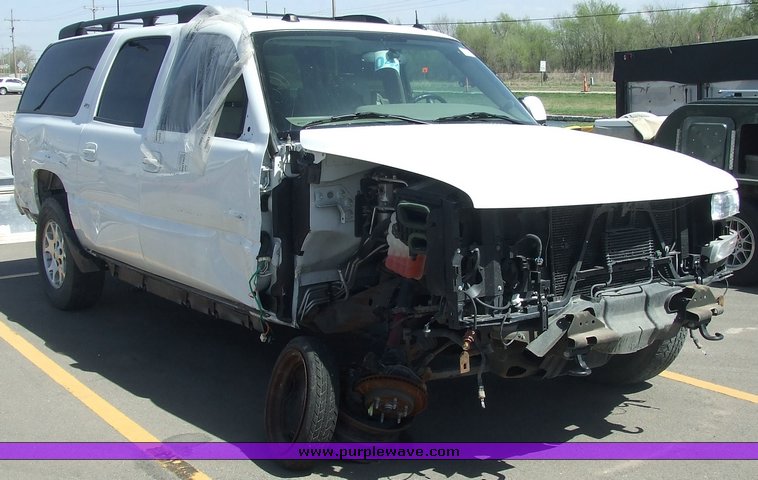 image for item 6716 2005 Chevrolet K1500 Suburban