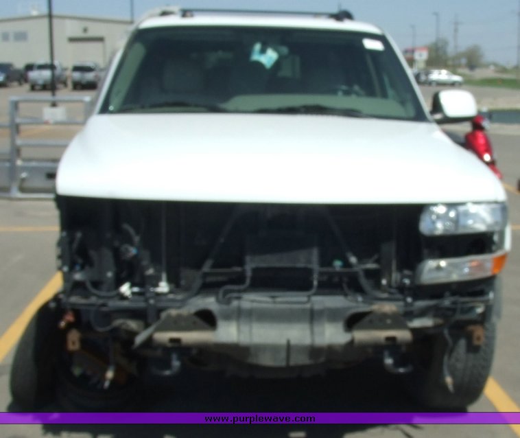 image for item 6716 2005 Chevrolet K1500 Suburban