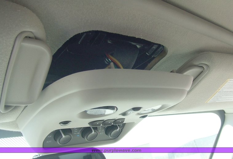 image for item 6716 2005 Chevrolet K1500 Suburban