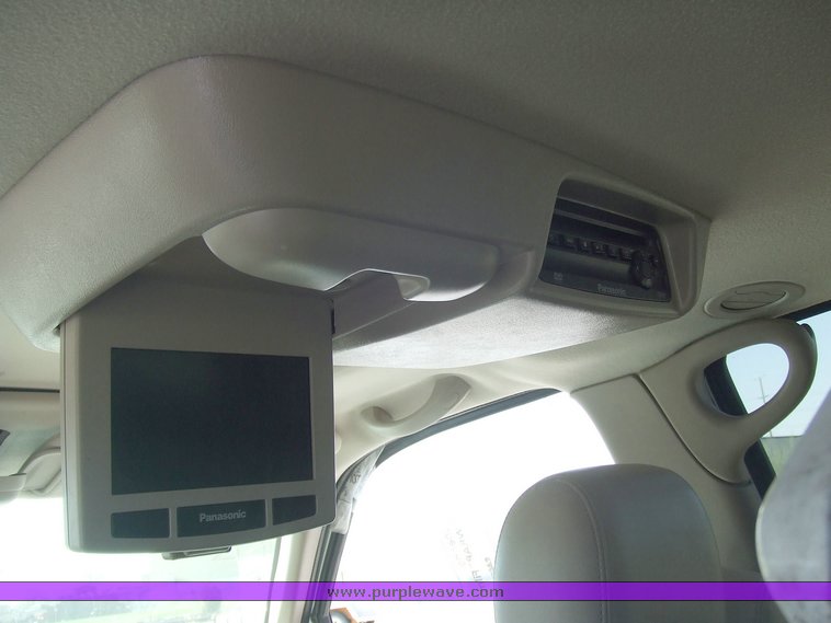 image for item 6716 2005 Chevrolet K1500 Suburban