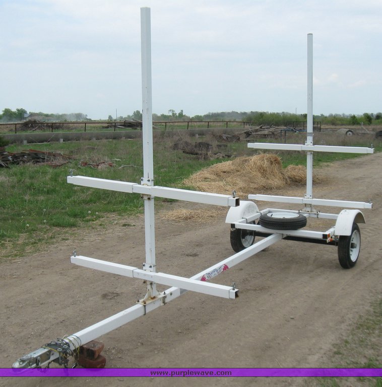 image for item 7066 2003 Magneta canoe trailer