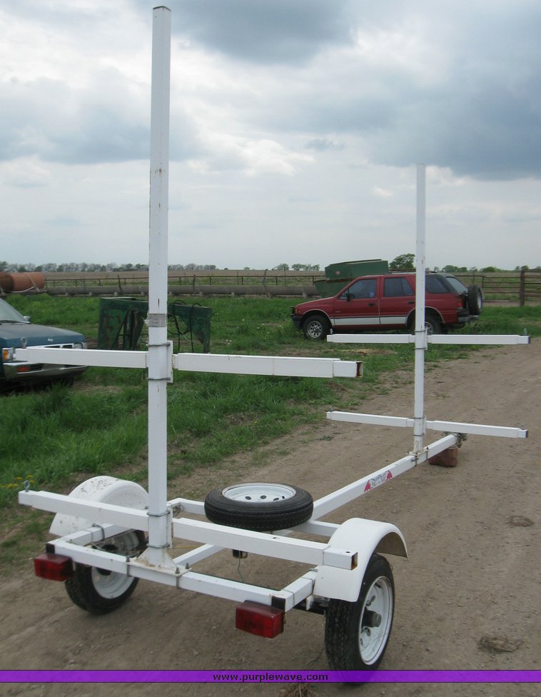 image for item 7066 2003 Magneta canoe trailer