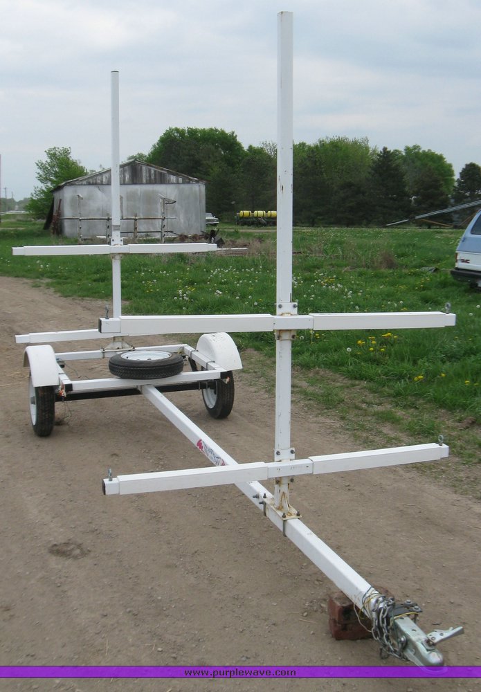 image for item 7066 2003 Magneta canoe trailer