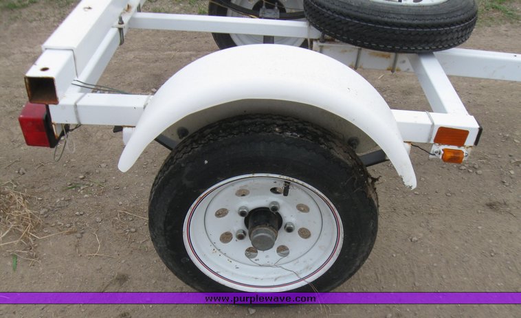 image for item 7066 2003 Magneta canoe trailer