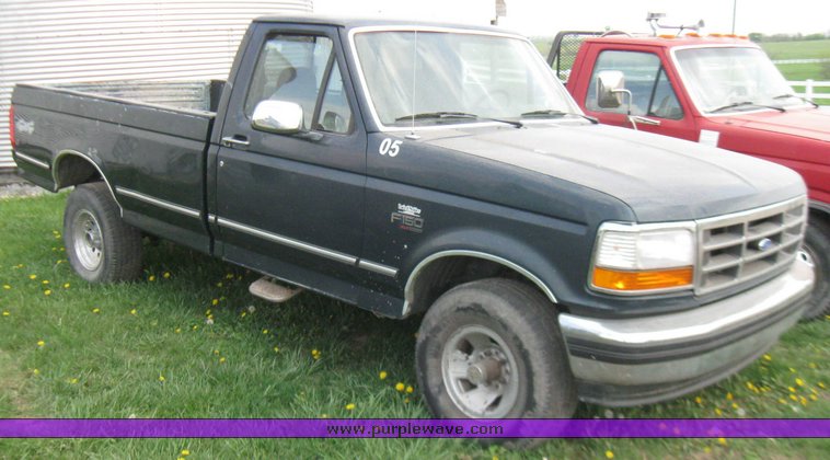 image for item 7116 1993 Ford F150 XLT pickup