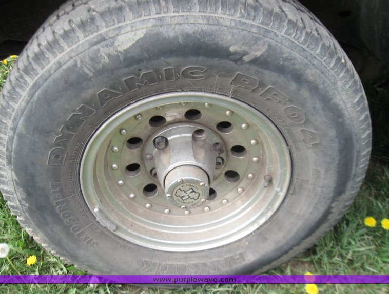 image for item 7116 1993 Ford F150 XLT pickup