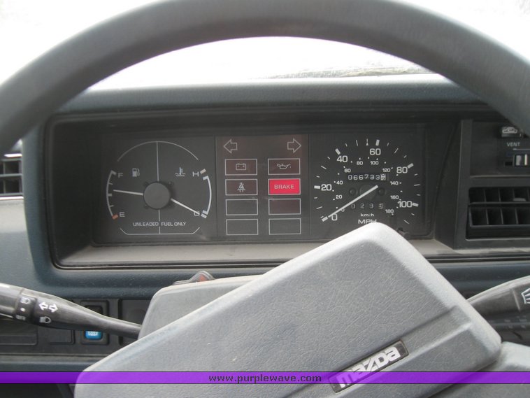 image for item 7118 1985 Mazda GLC