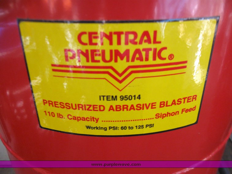 image for item 7279 Central Pneumatic pressurized abrasive blaster