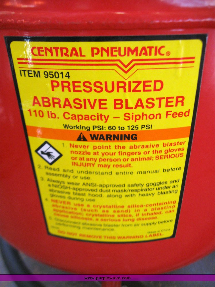image for item 7279 Central Pneumatic pressurized abrasive blaster
