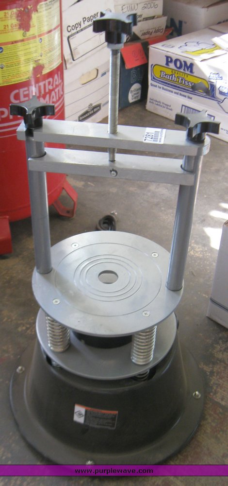 image for item 7281 Electric paint shaker