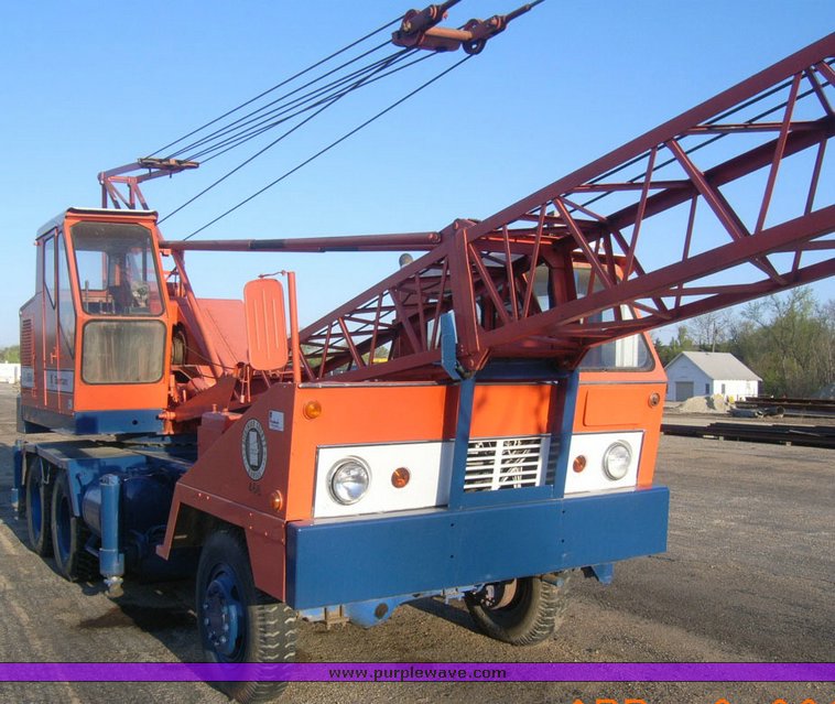 image for item 1001 Bantam T-350 18 ton crane