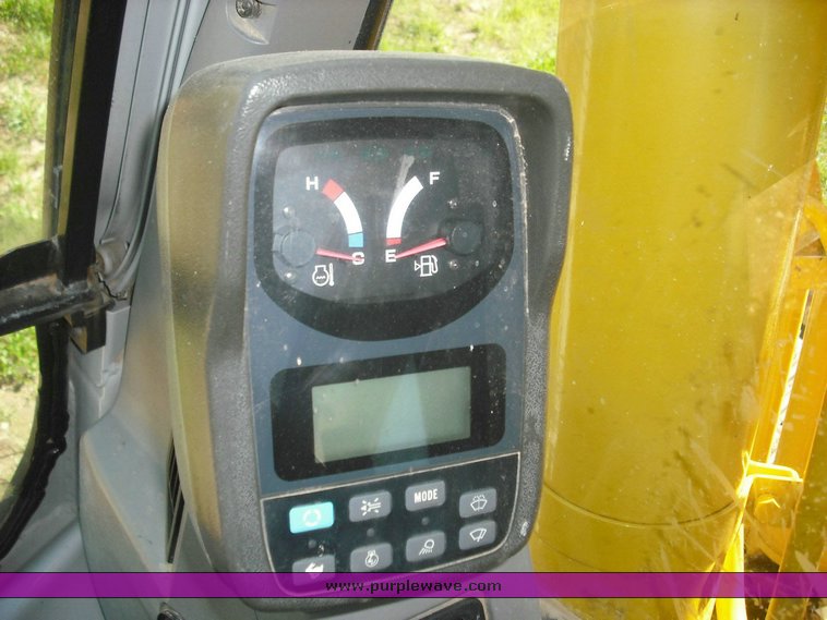 image for item 1013 2006 Kobelco SK210LC excavator