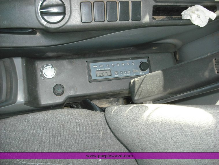 image for item 1013 2006 Kobelco SK210LC excavator