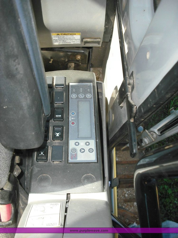 image for item 1013 2006 Kobelco SK210LC excavator