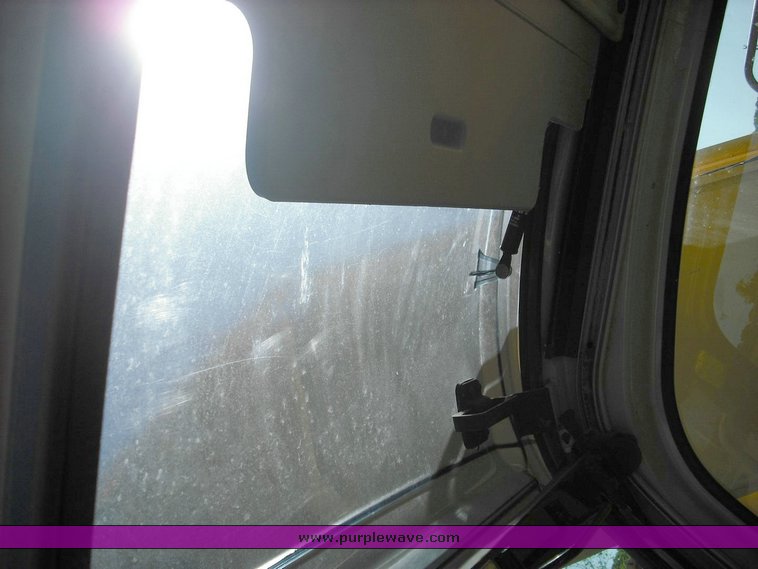 image for item 1013 2006 Kobelco SK210LC excavator