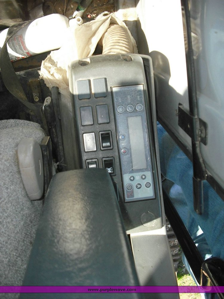 image for item 1013 2006 Kobelco SK210LC excavator