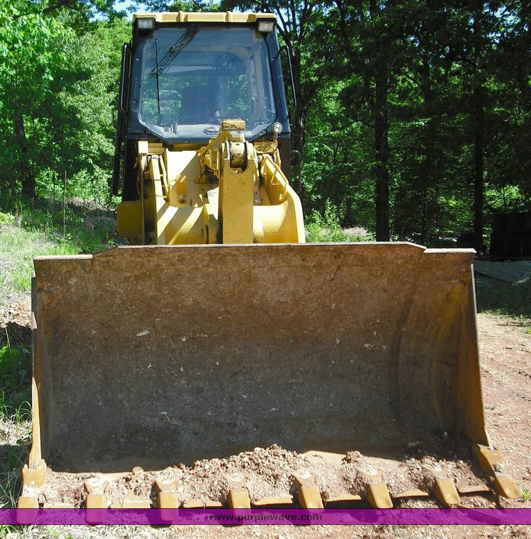 image for item 1014 2001 Caterpillar 963C track loader