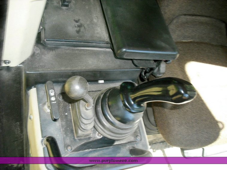 image for item 1014 2001 Caterpillar 963C track loader