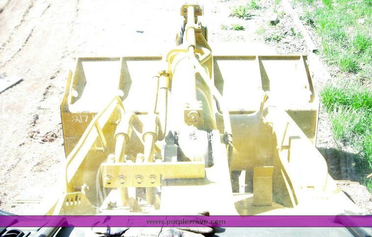 image for item 1014 2001 Caterpillar 963C track loader