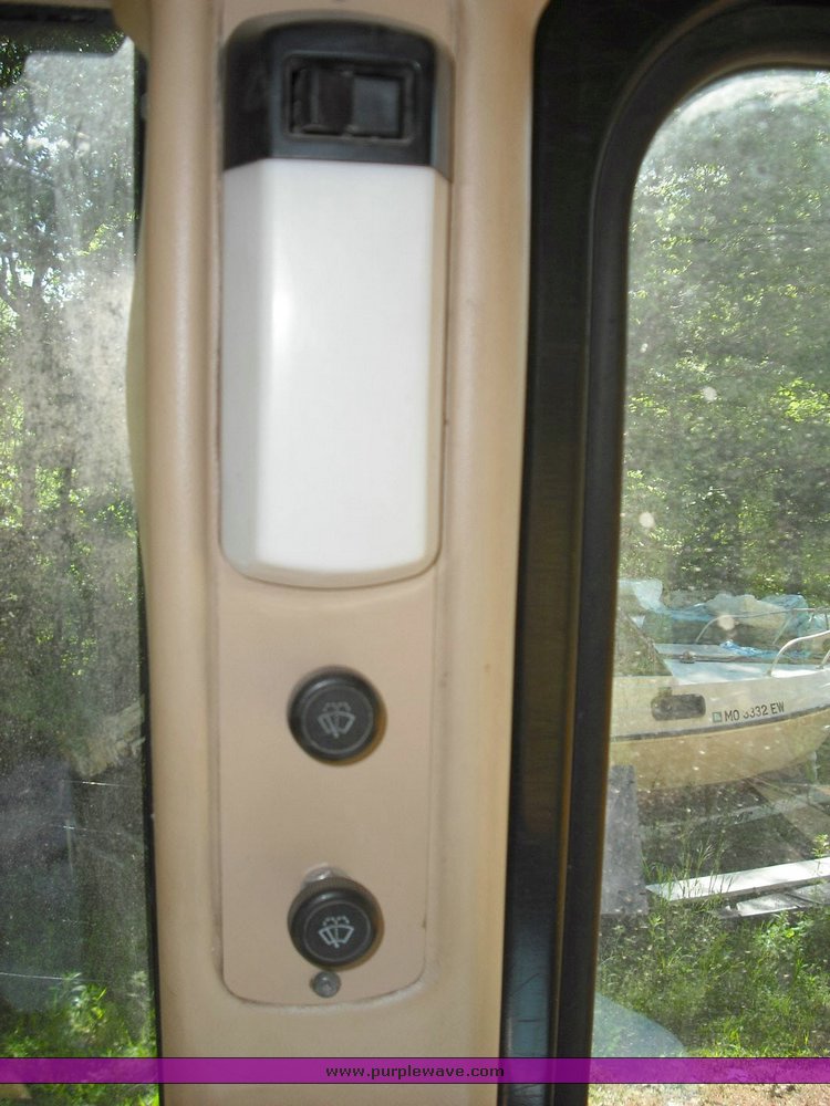 image for item 1014 2001 Caterpillar 963C track loader