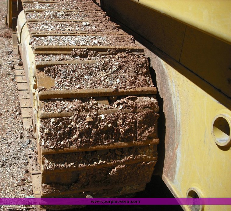 image for item 1014 2001 Caterpillar 963C track loader