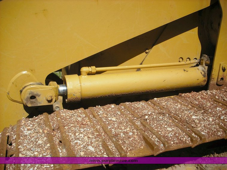 image for item 1014 2001 Caterpillar 963C track loader