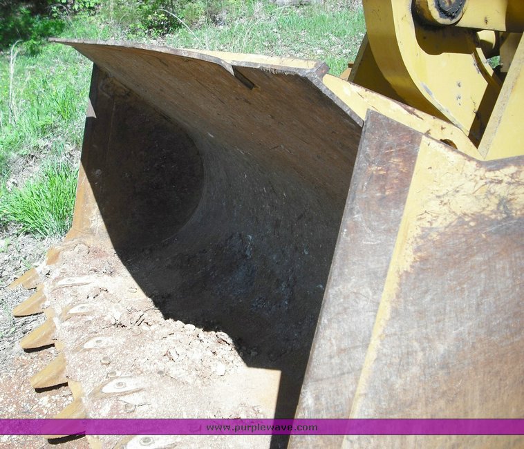 image for item 1014 2001 Caterpillar 963C track loader